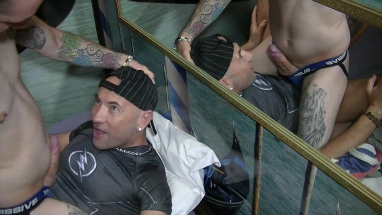 FRENCH HOLES CREAMPIED: Tiago wurde von seinen 2 trauernden in Paris ohne gummi gefickt