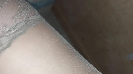 Thumbnail of Housewife Pee