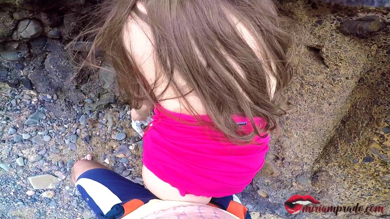 Miriam Prado: Hippie neuken op het strand &amp; spuiten