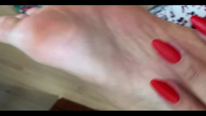 KiffaFeet: Bună dimineața cu tălpile mele perfecte moi