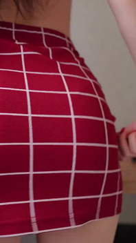 College Girl Idealny Tyłek I Obcisła Czerwona Mini Spódniczka