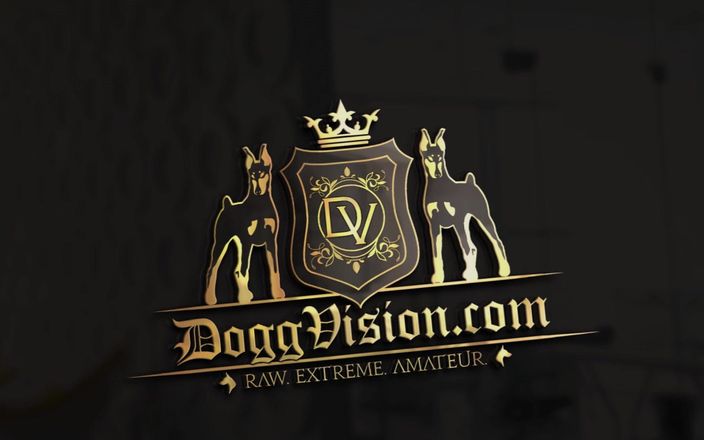 Dogg Vision TS: Dojrzałe TS bez siodełka przez białego klienta. Część 1