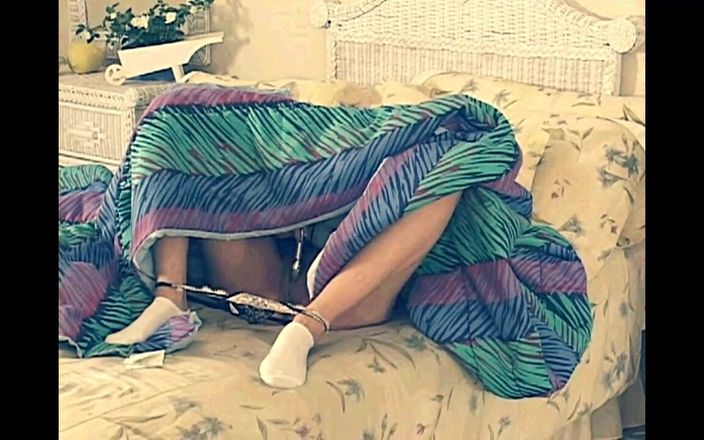 Vintage megastore: Gái đồng tính làm tình với gái da đen và thiếu niên...