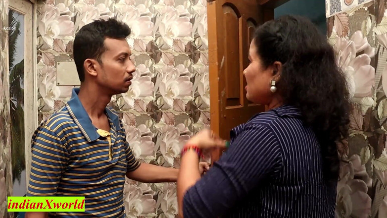 Indian Xshot: Bhabhi와 하드코어 섹스! 비오는 날 집에서 촬영한 영상 섹스