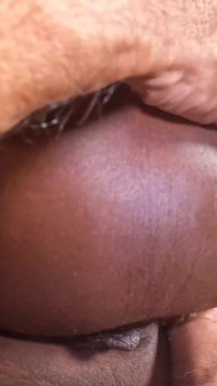 Em primeiro plano - interracial foda anal e gozada interna anal