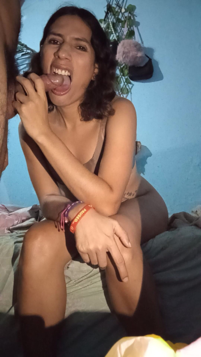Femboy from Colombia: in samriddh shanon ka aanand le rahe hain