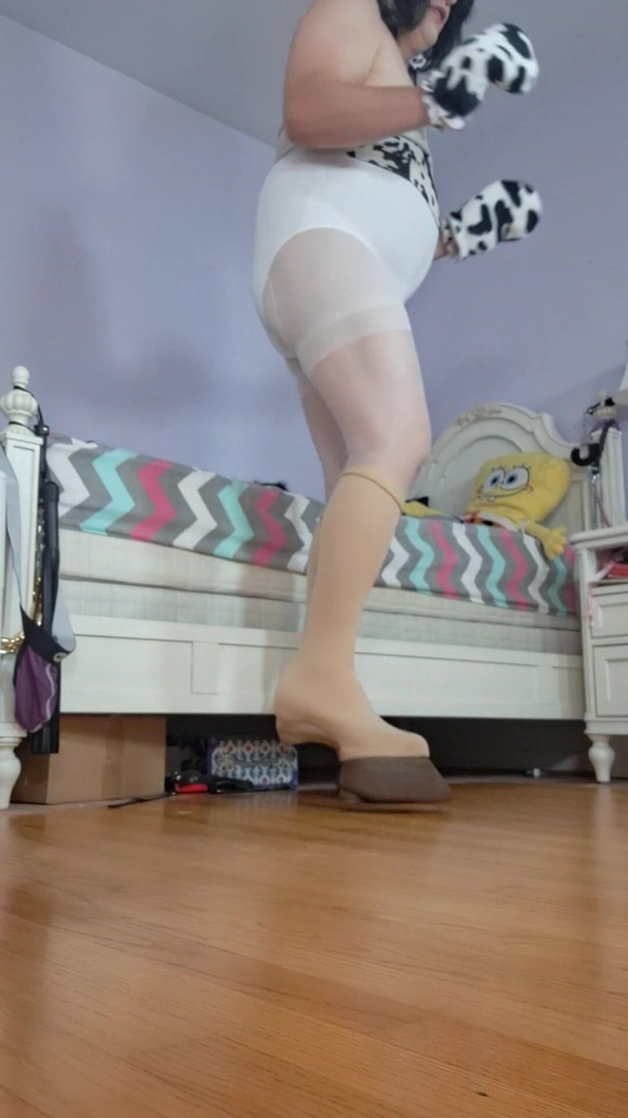 Victoria Lecherri: My Hucow Shoes, so Clippity Cloppity!