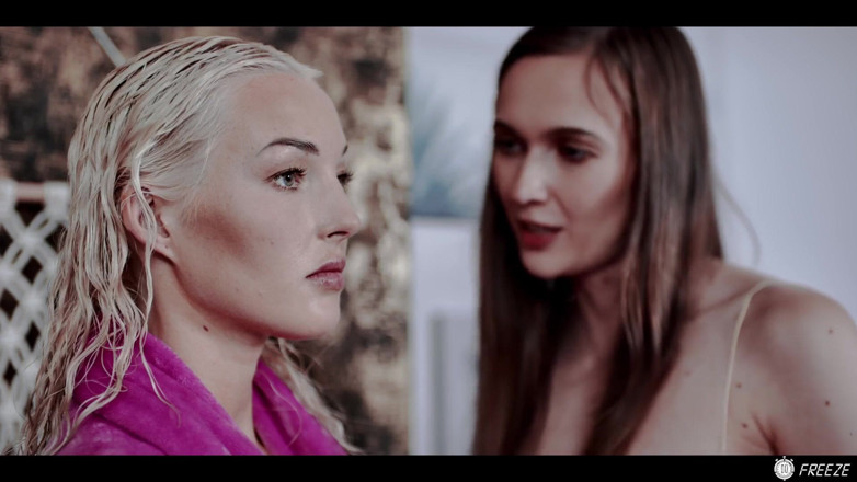 Freeze.xxx: Stacy Cruz Sneaks Into Lovita Fate’s Home