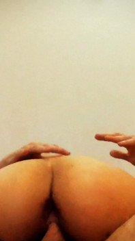 Bay borsa, pareja amateur turca follando en el sofá