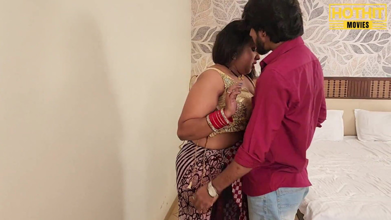 Hothit Movies: Bindu Bhabhi Tharaki Bhabhi Potrzebują Seksu z Desi Boy