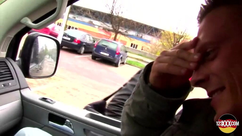 123XXX - Fucked Amateurs in Germany!: Vollbusige bruntte MILF liebt es, im auto zu ficken