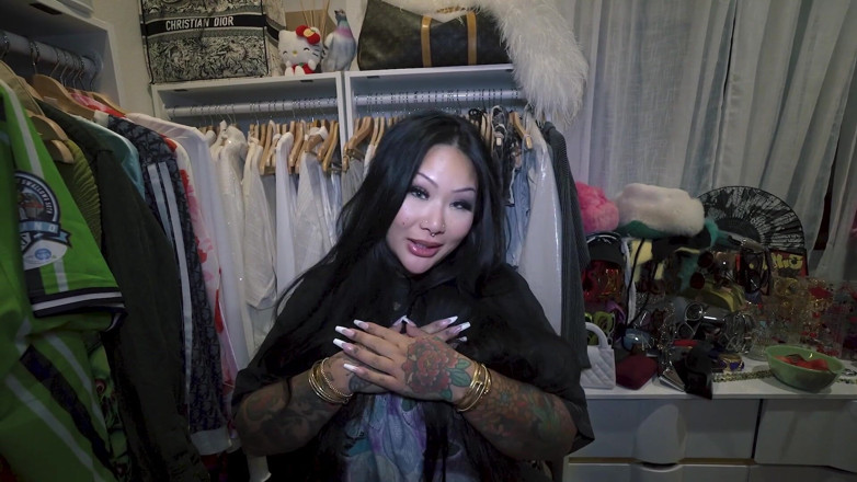 FlightLifeXXX: Connie Perignon pt.10 La mia compagna di stanza troia ha...
