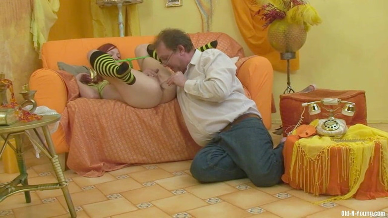 Teen Mega World: Sexy Teen Screws Old Guy