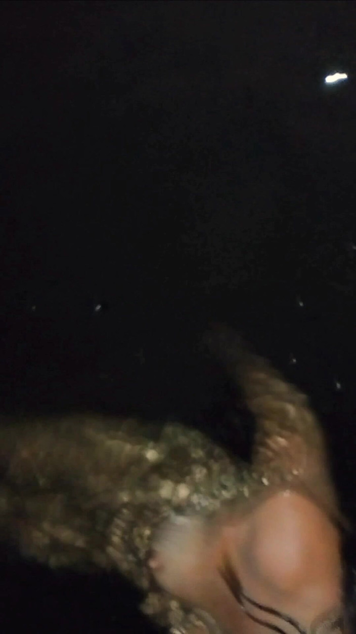Estebanyanna: Sneak out to skinny dip com esposa melhor amiga tarde...