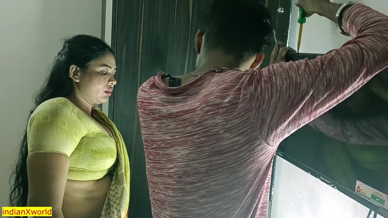 Indian Xshot: Giovane meccanico televisivo scopa la moglie divorziata
