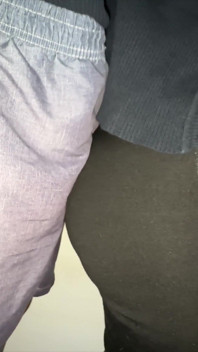 Chica Culona Toca El Pene De Un Extraño