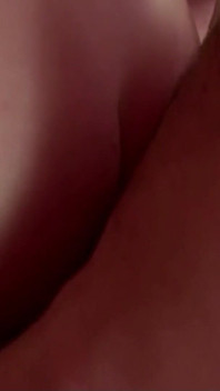 Sexy Tranny Teen je ošukaná do jejího těsného zadku na rande a dostává výstřik