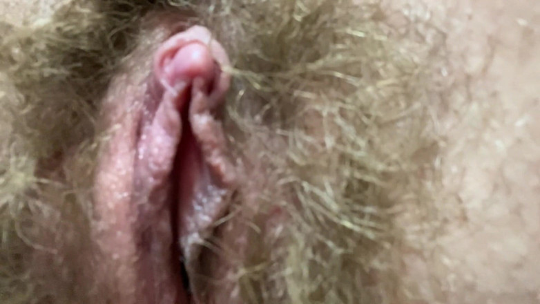 Cuteblonde666: Během své fáze jsem se udělal dvakrát! Zblízka Chlupatá kundička...