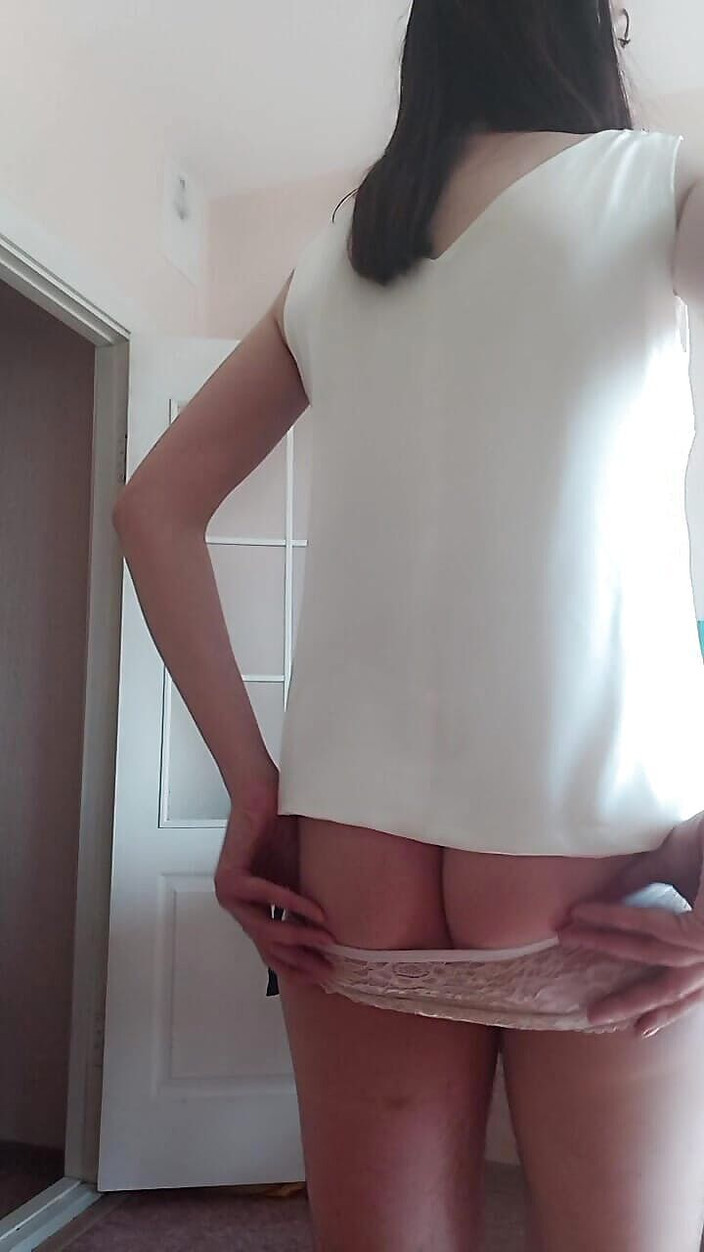 BW_Dolphin: MILF păroasă exersează ipostaze pentru a-și seduce partenerul de la...