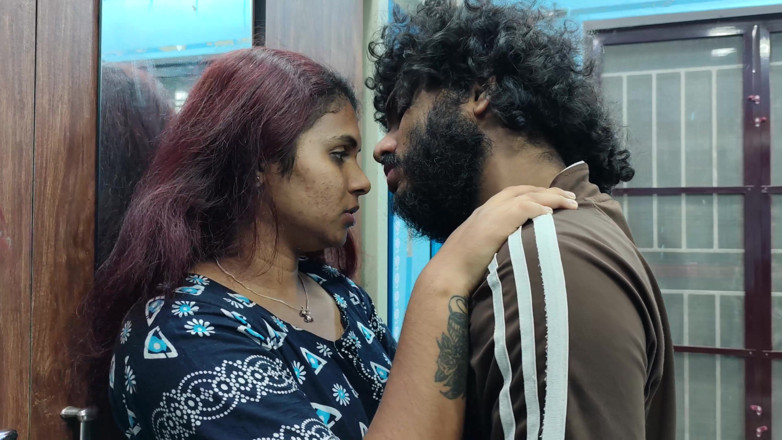 Vaigavarun45: Lip Lock, Neck Kiss and Hot Romance with Mallu Girl