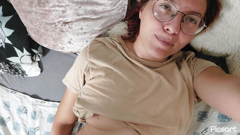 Softbrattypuppy: ねえ、僕の小さなカック、僕の膣を舐めてみる?精液でいっぱいに。