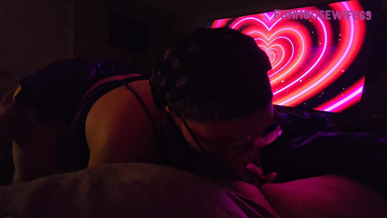 Funhousewife69: Giving Head and Jerking Him off Till He Cumms in...