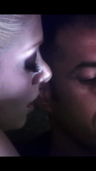 Anal seks ve ateşli orta yaşlı seksi kadınlarla romantik şehvetli pornonun tam filmi