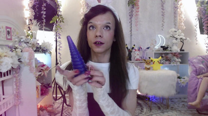XxHayleeMariexx: Bunny femboy meid gaapt haar strakke met monsterspeeltje!!