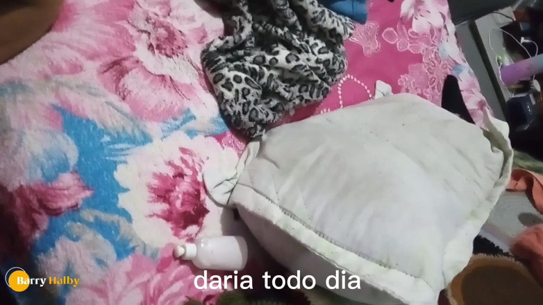 barryhlaby: Il mio vicino pazzo entra in casa mia e mi...