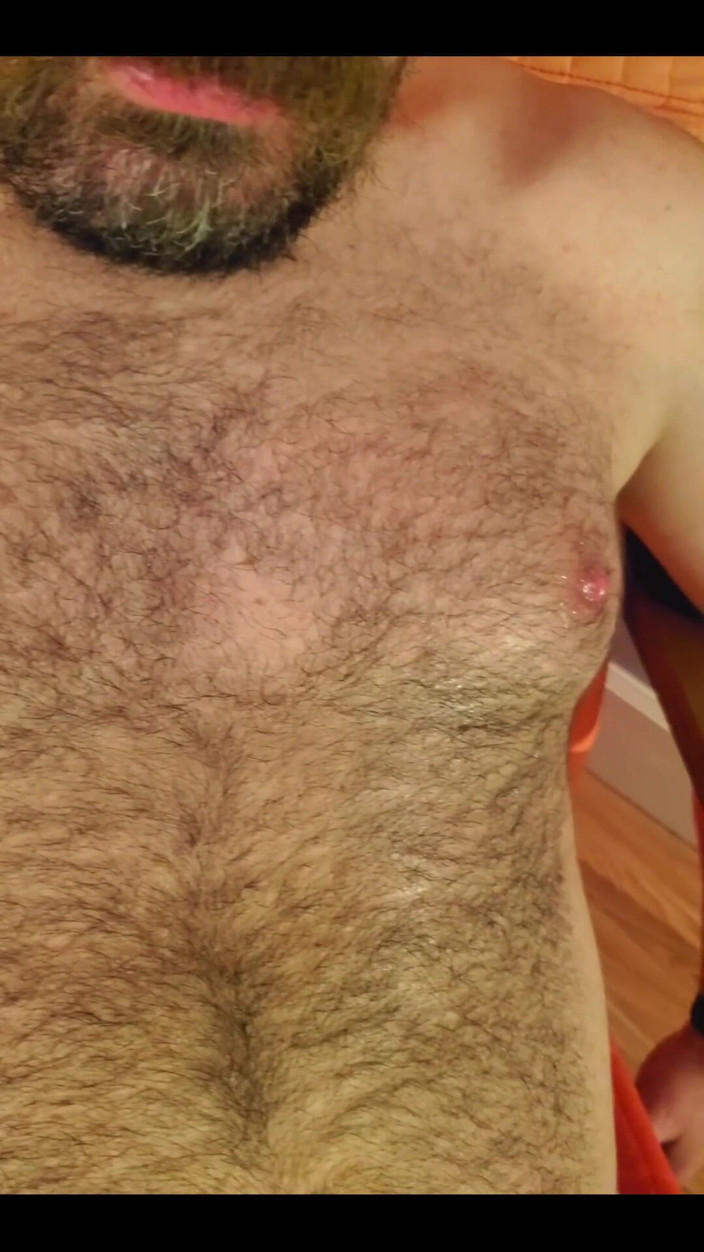 The Gay Quadzilla: Muscle Bear Gets Edged