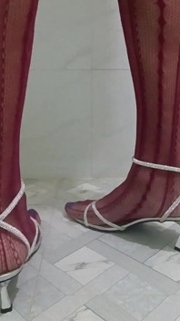 Alice in Dress Pee