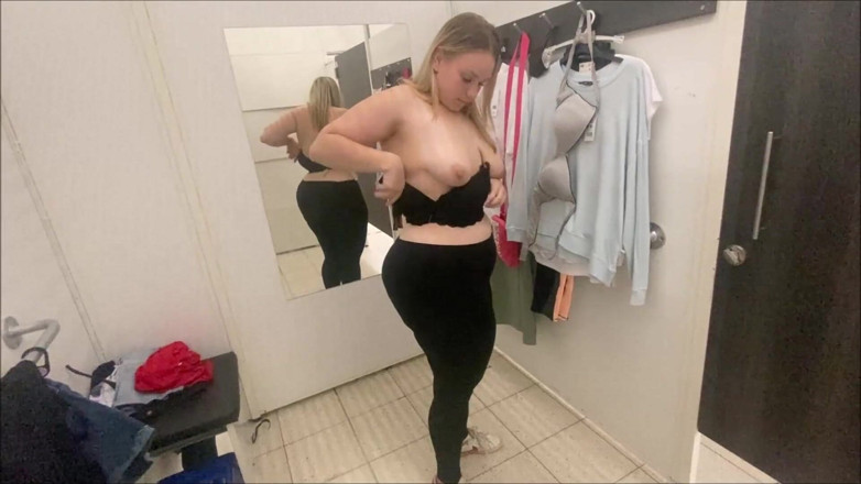 Bootyass Girl: Tesco vestiyerinde hızlı oral seks