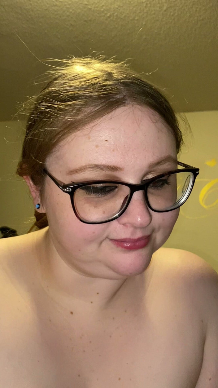 Robbie Marquez: Plus-sized White Woman Sucks Mexican Man's Thick Cock