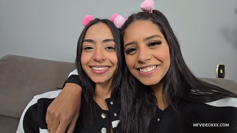 MF Lesbian: Kız öğrenciler arasında eğlenceli öpücükler