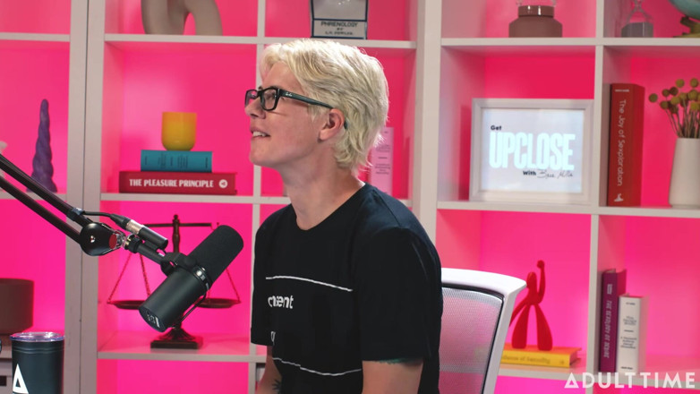 Adult Time Podcast: Kimmy kimm conquista la vergogna e vende mutandine usate | il...