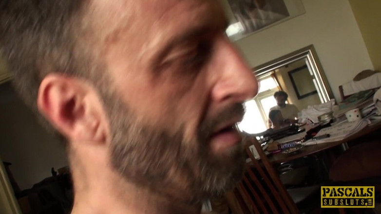 Pascals Subsluts: Amy: virgin sub nasst ihre milfy schlüpfer