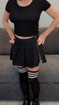 Introducing Lola - She's Kinda Goth