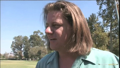 Zizi Vids: 運動が終わると、豊満なブルネットの彼女は彼女に身をかがめた