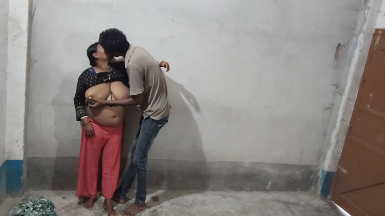 Sexyrani327: Bhabhi Ko Bulakar berkongkek gaya doggy