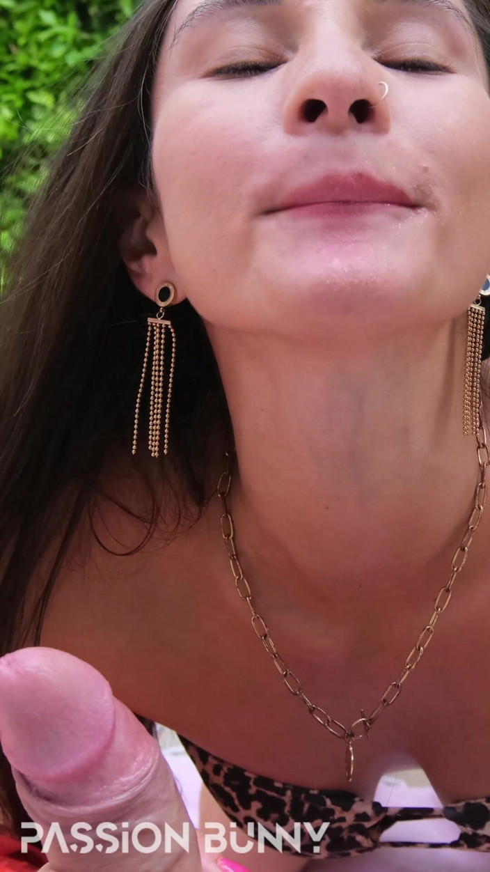 PassionBunny: Super hete en intense diepe pik zuigen met sperma slikken -...