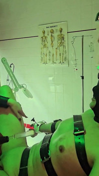 Dr. Lady Medea Onderzoek Bizarre Harde Bondage CBT En Medische Inspecties Deel 1