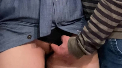 PriyaNaavya: Omg! Yaşlı sapık metrodaki en iyi amcığı parmaklıyor