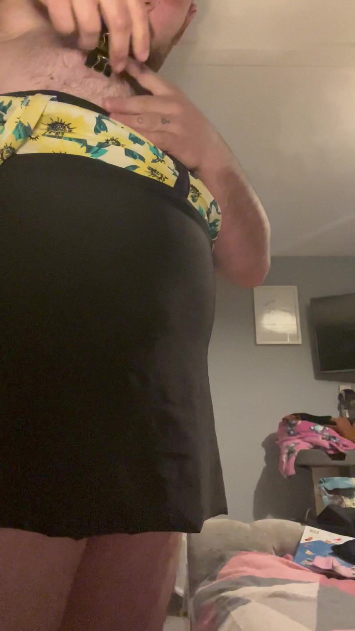 Shaun Cbt: コックとボールの緊縛と女装で外出