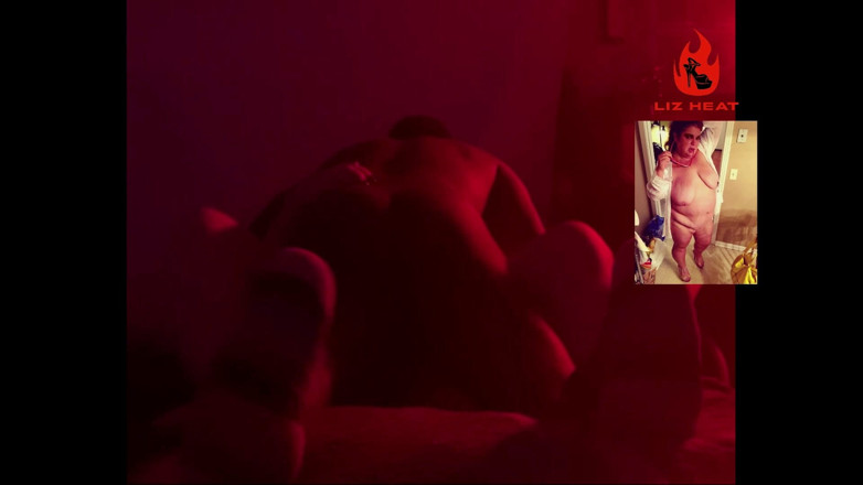 Liz Heat: Esposa puta madura - noche de luz roja