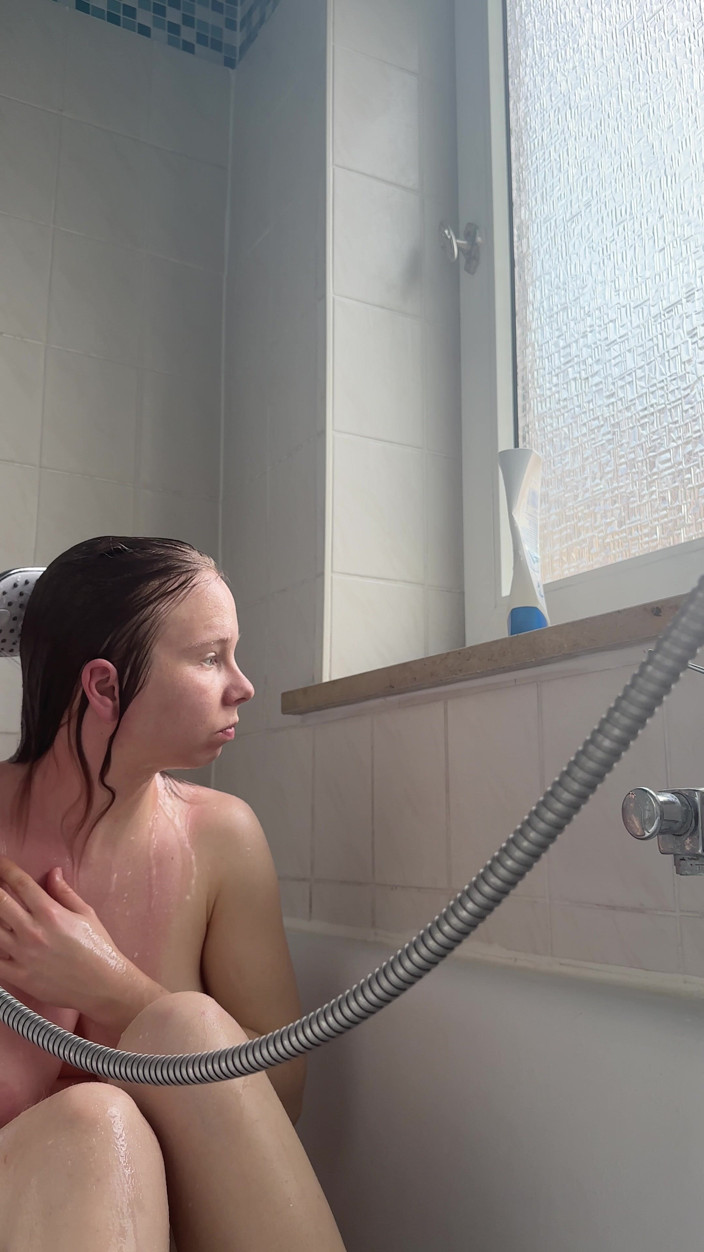 SweetLucy96: Lábios longos e mamilos duros