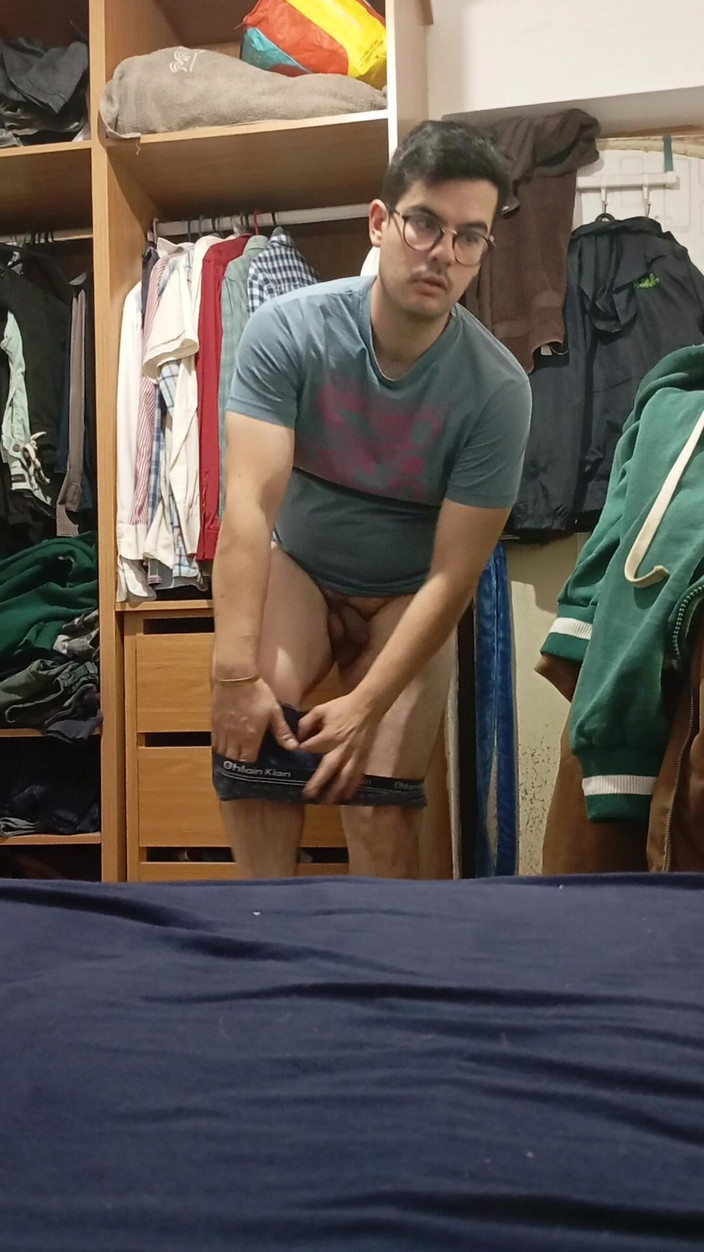 A large Portuguese dick: Get Naked