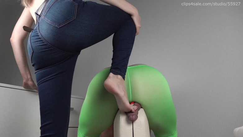 Homemade ballbusting: Juego de aplastamiento de polla