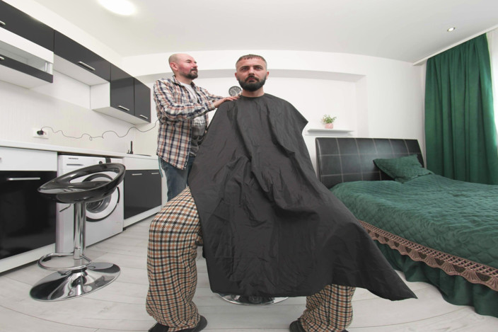 Steel VR: Suzzi Eis Opened His Barbershop