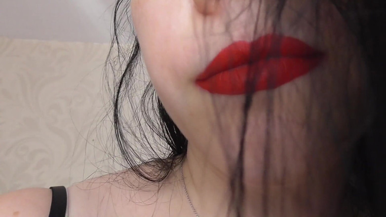 Anna Sky: Một người phụ nữ khổng lồ muốn ăn bạn