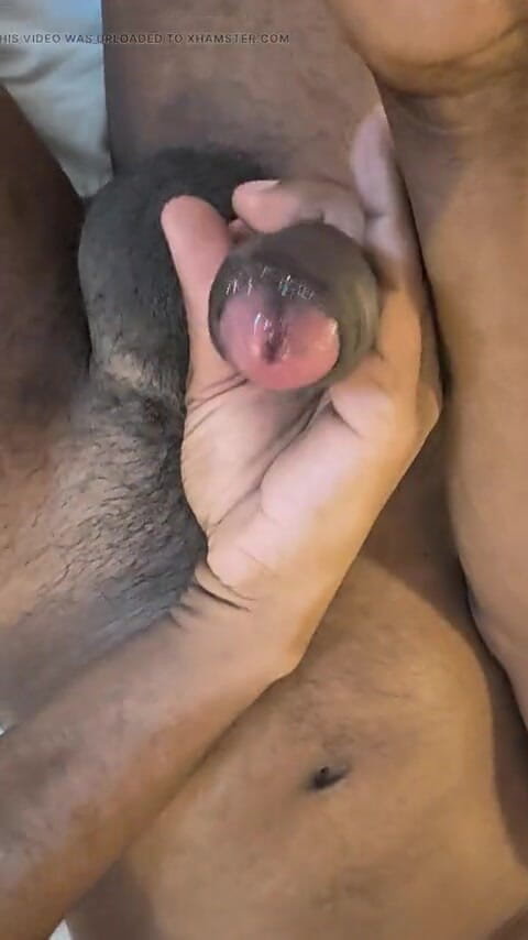 Mrhorny4u96: 하드코어 자지를 빠는 스리랑카 소년에게 사정하는 인도 소년 손 작업